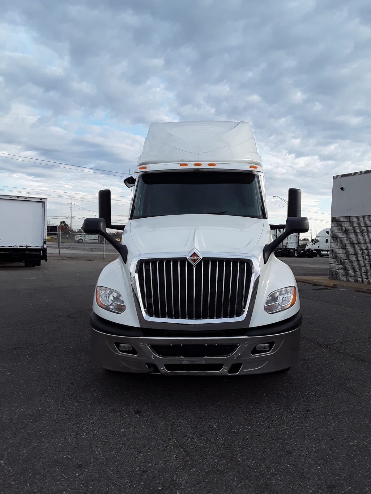 2019 Navistar International LT625 SLPR CAB 812412