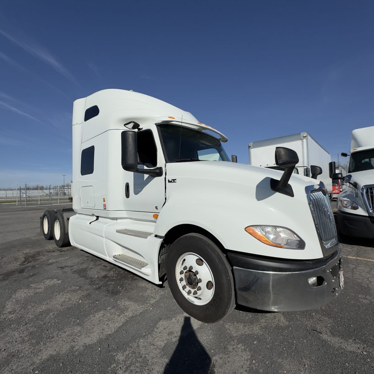 2019 Navistar International LT625 SLPR CAB 812427