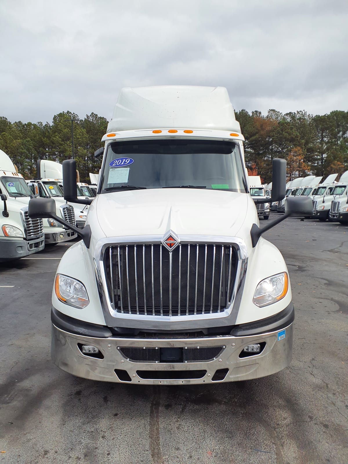 2019 Navistar International LT625 SLPR CAB 812440