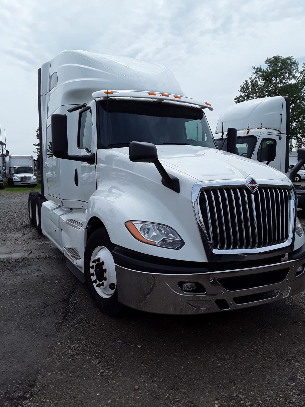 2019 Navistar International LT625 SLPR CAB 812442