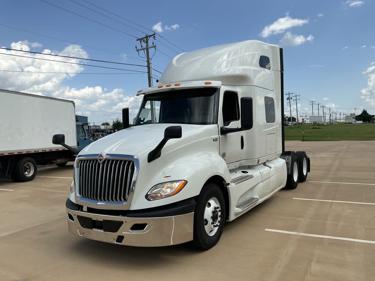 2019 Navistar International LT625 SLPR CAB 812448