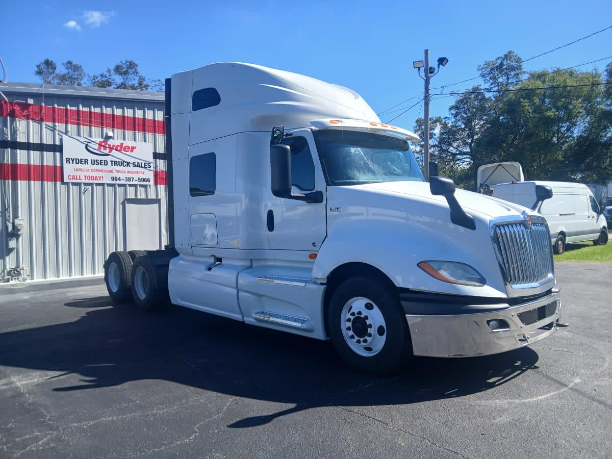 2019 International LT in Jacksonville, FL — photo 3