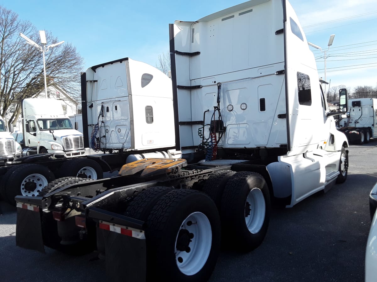 2019 Navistar International LT625 SLPR CAB 812495