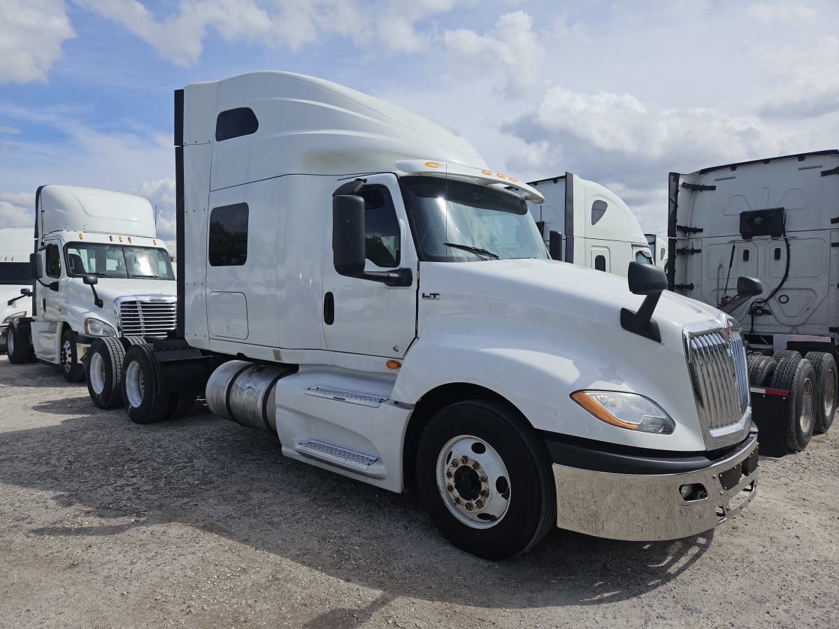 2019 Navistar International LT625 SLPR CAB 812514