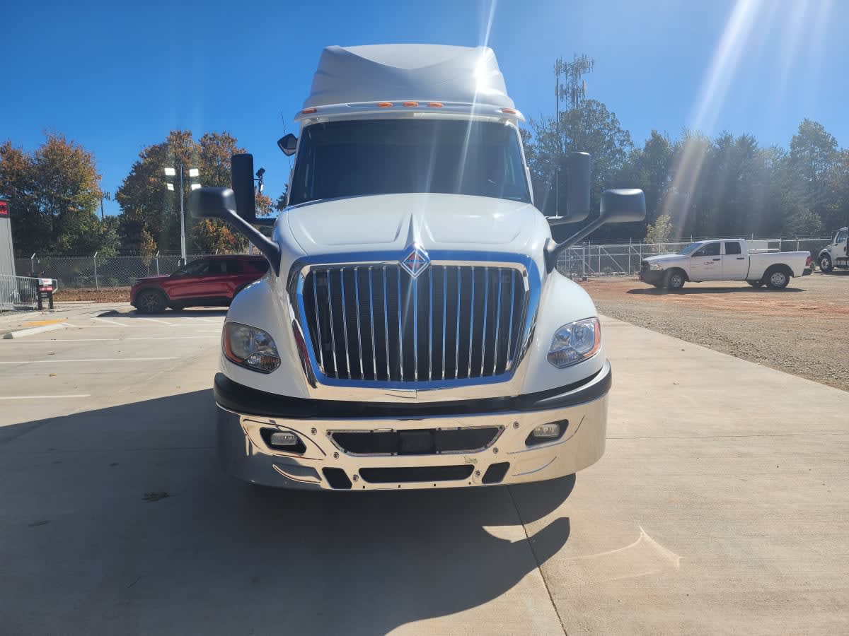 2019 Navistar International LT625 SLPR CAB 812516