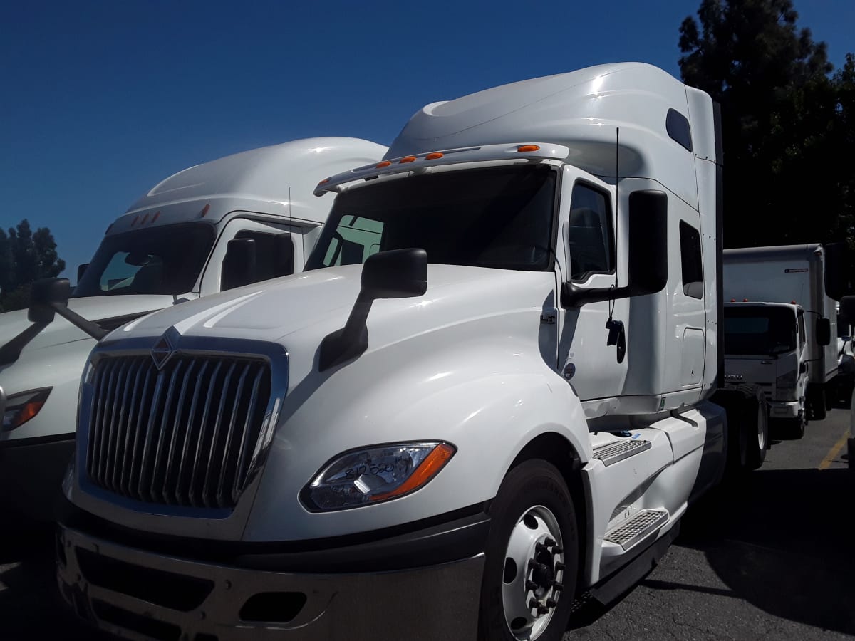 2019 Navistar International LT625 SLPR CAB 812520