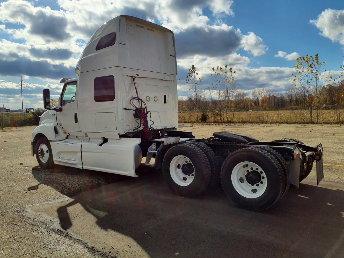 2019 Navistar International LT625 SLPR CAB 812521