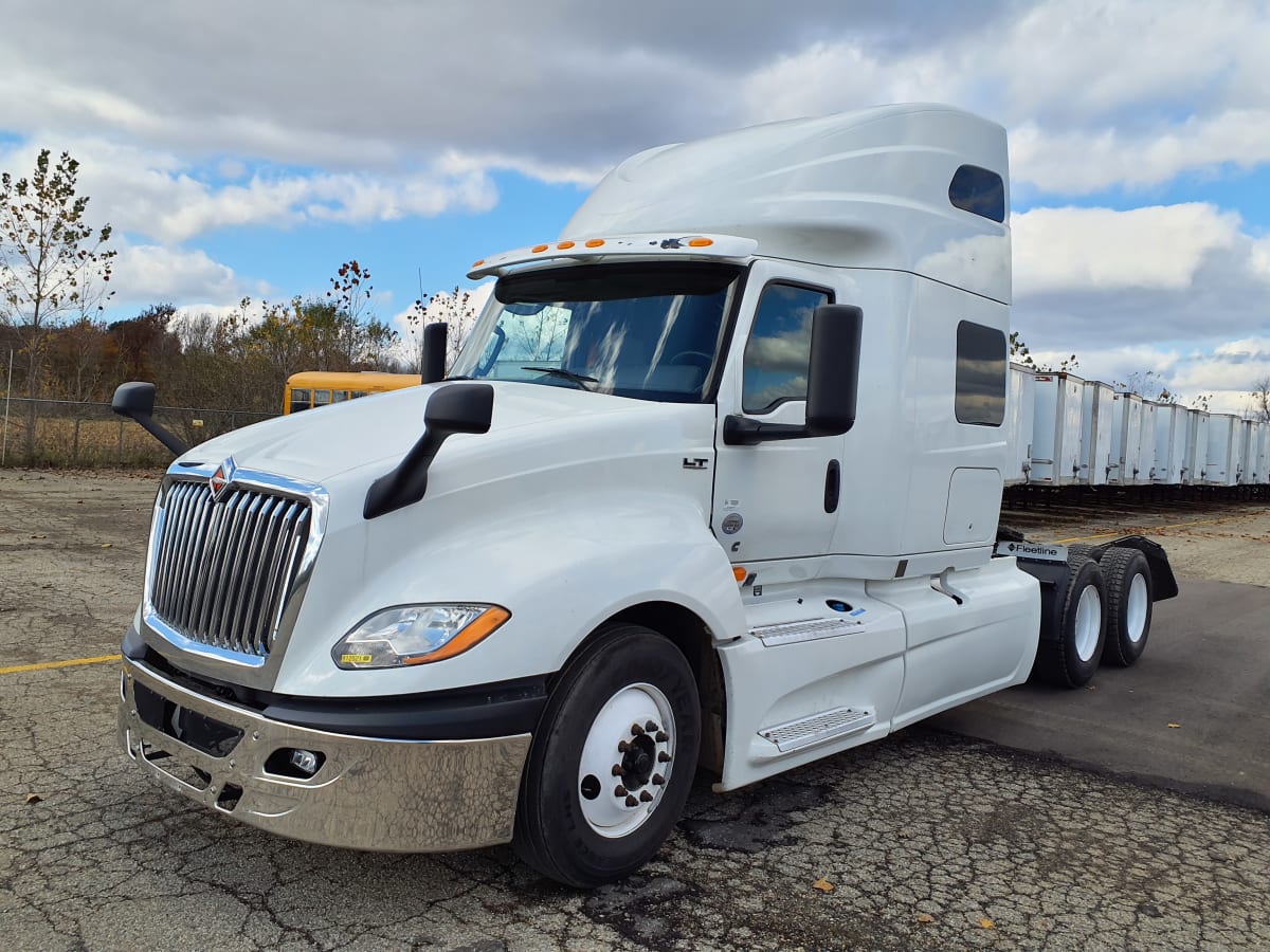 2019 Navistar International LT625 SLPR CAB 812521