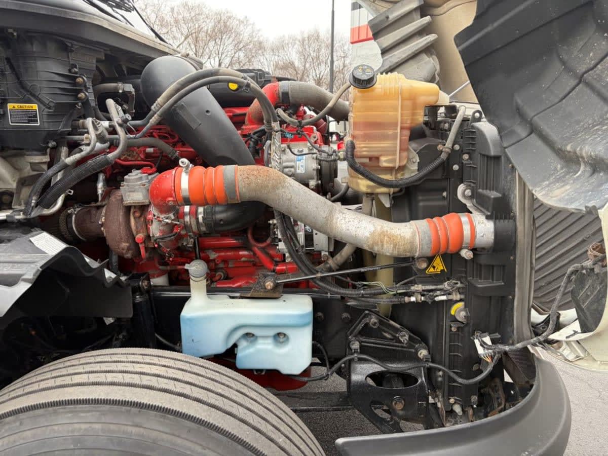 2019 Navistar International LT625 SLPR CAB 812527