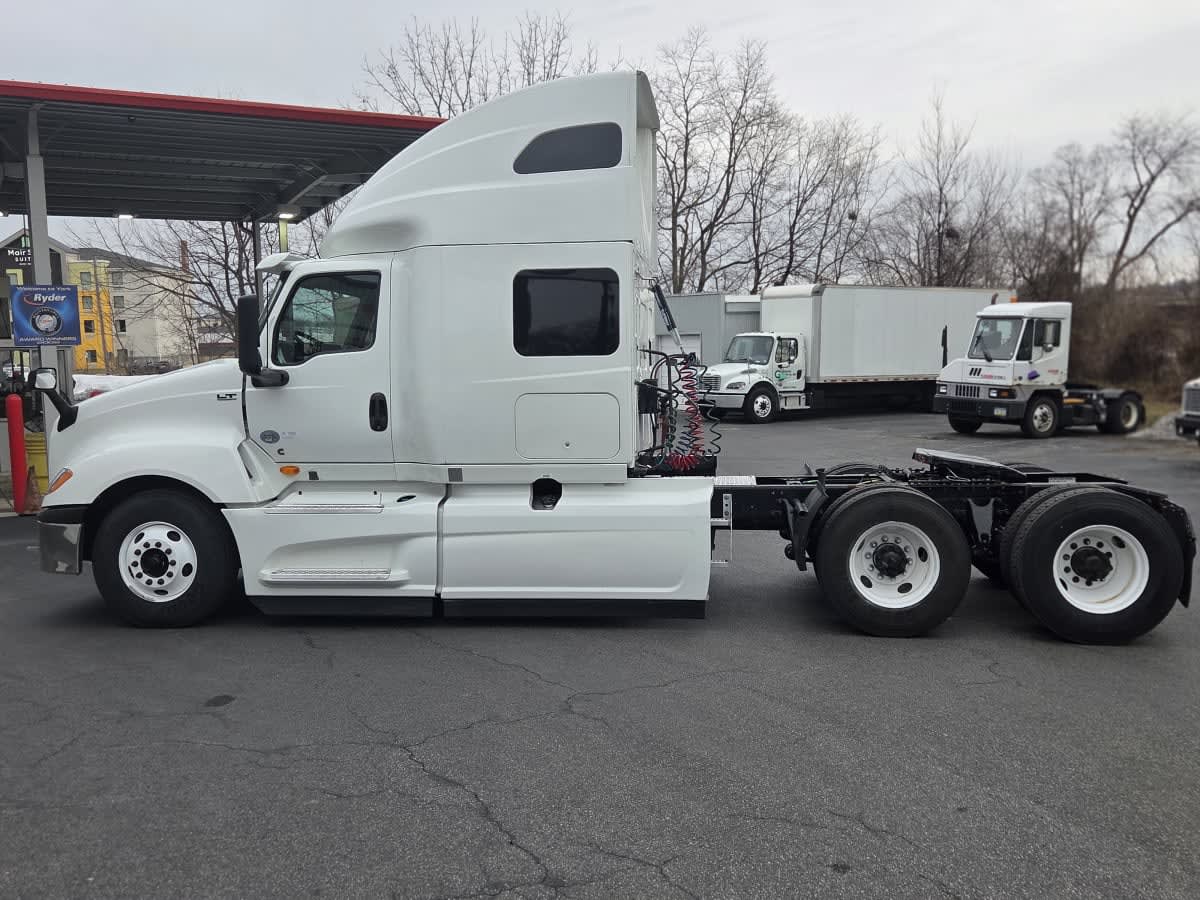 2019 Navistar International LT625 SLPR CAB 812527