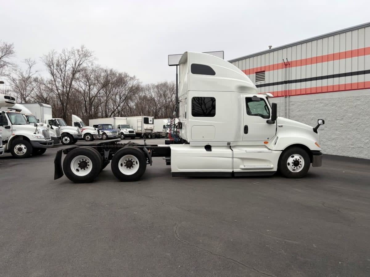 2019 Navistar International LT625 SLPR CAB 812527