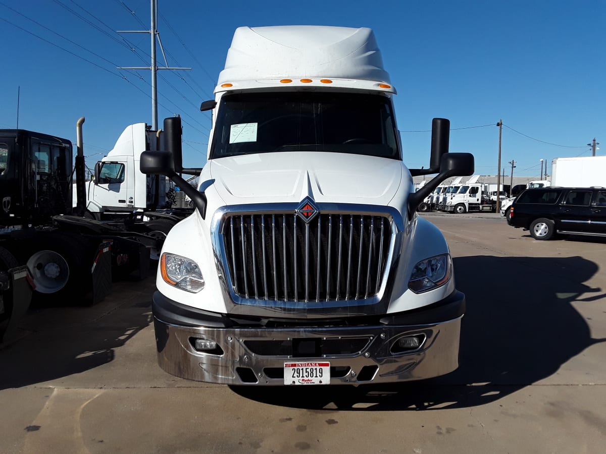 2019 Navistar International LT625 SLPR CAB 812540