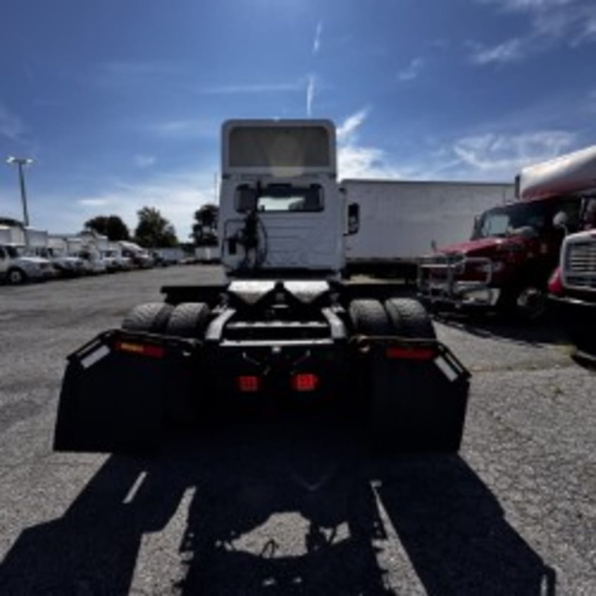 2019 International - image 5