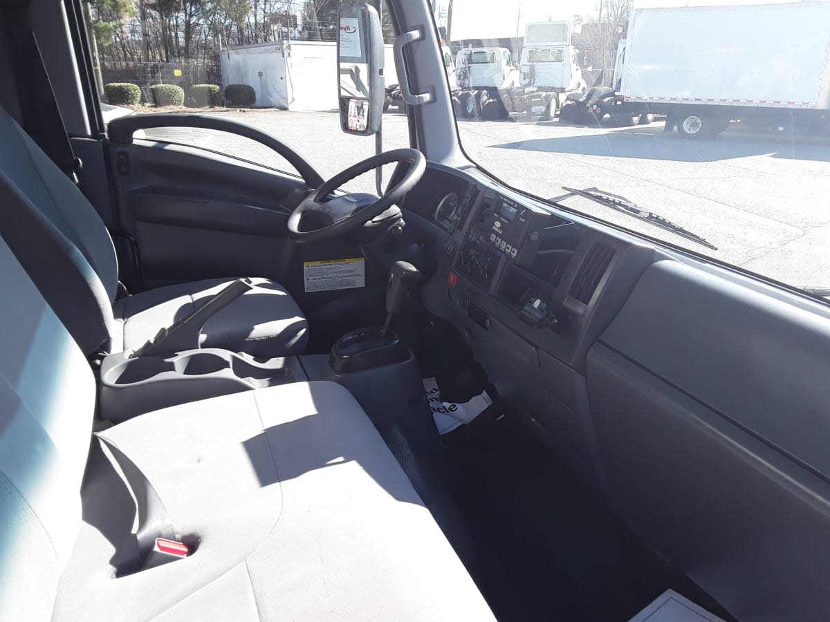 2018 Isuzu NPR - image 12