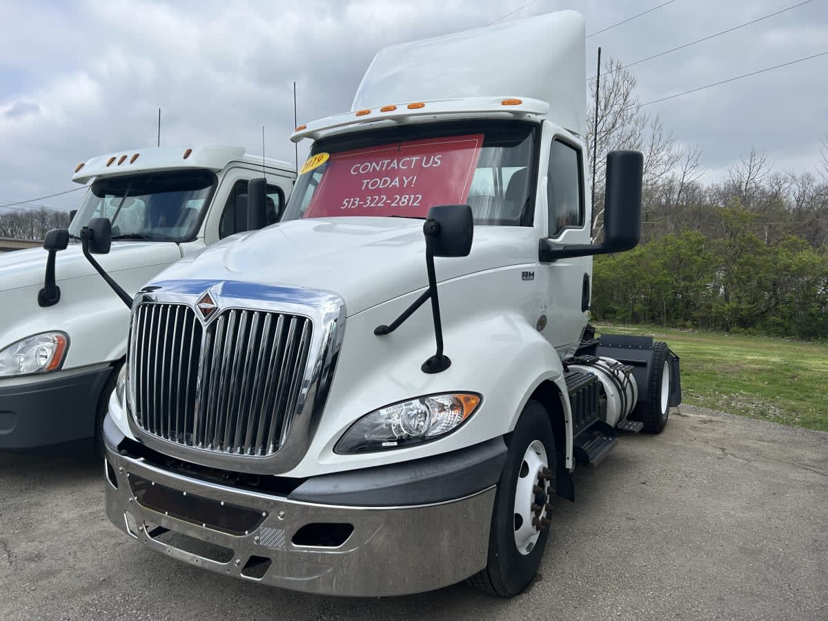 2019 Navistar International RH613 DAYCAB S/A 812698