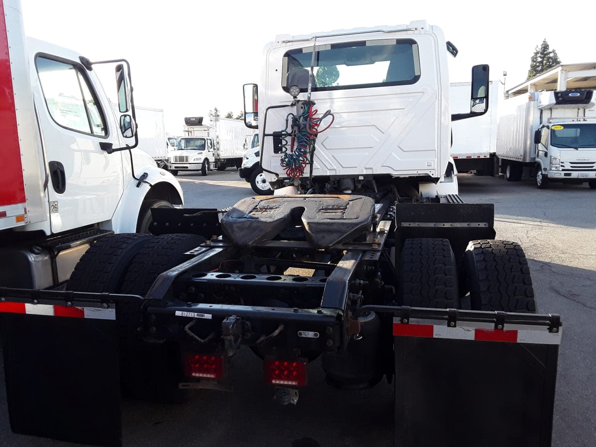 2019 International - image 5