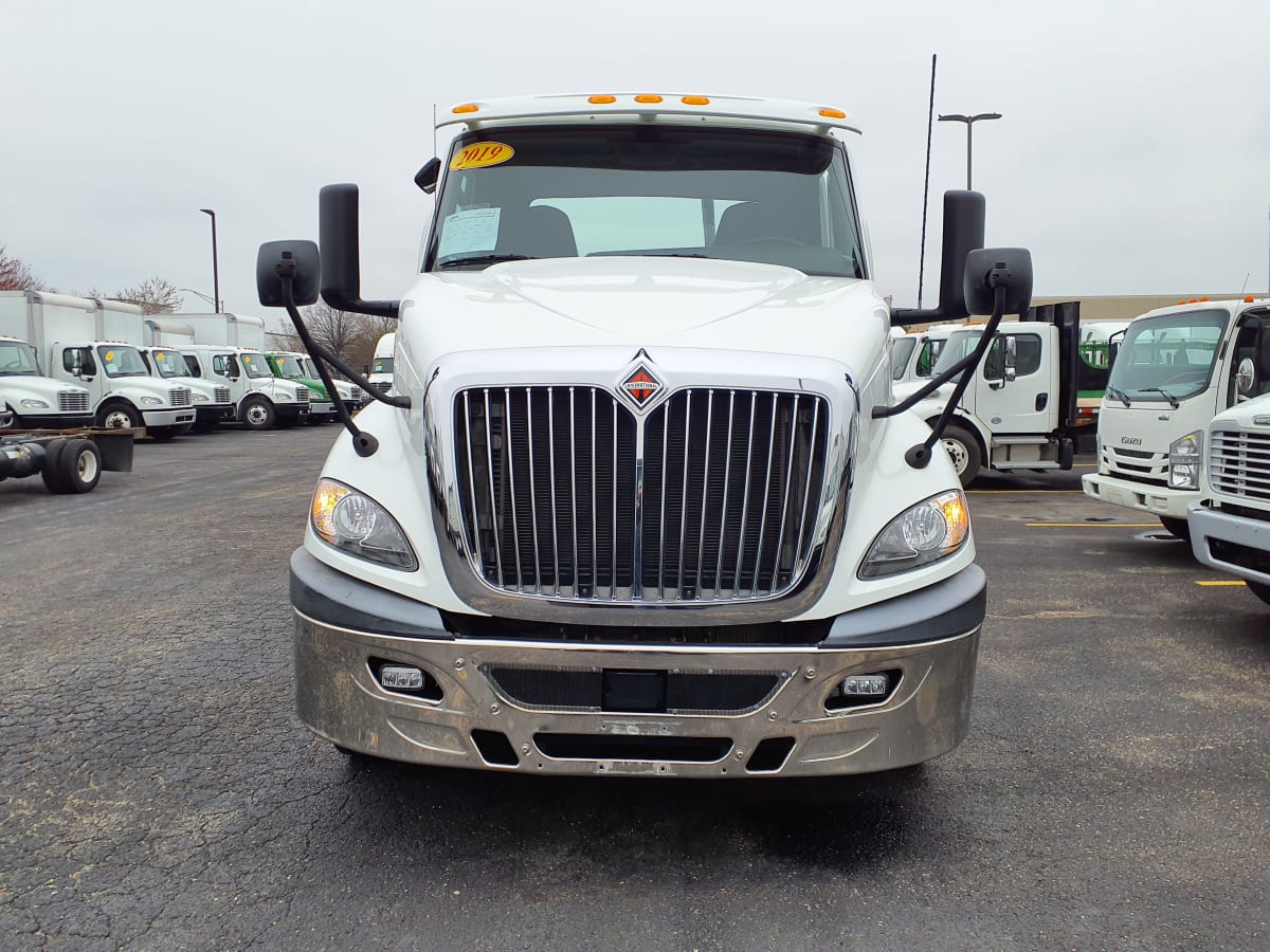 2019 Navistar International RH613 DAYCAB S/A 812714