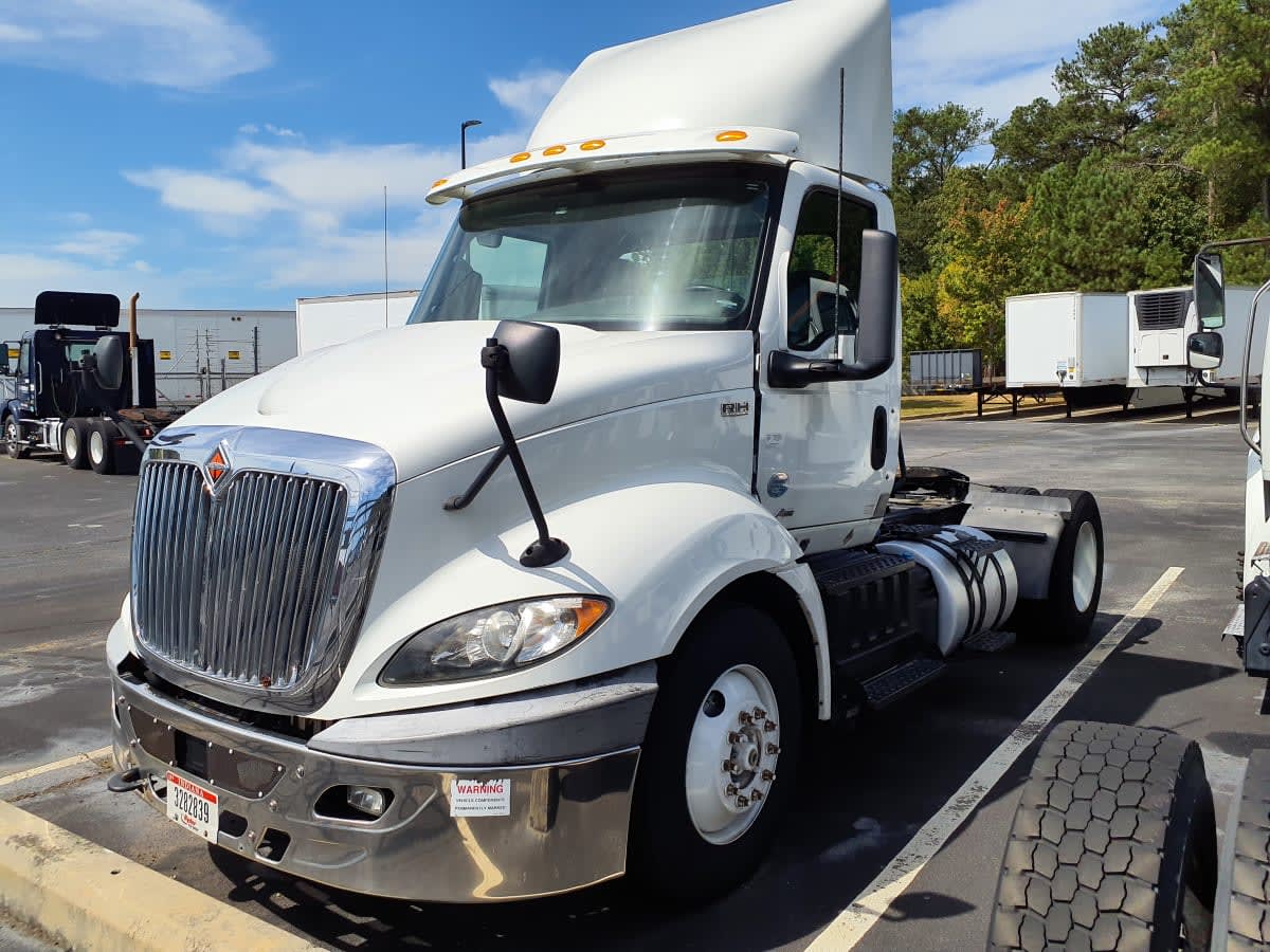 2019 International - image 3