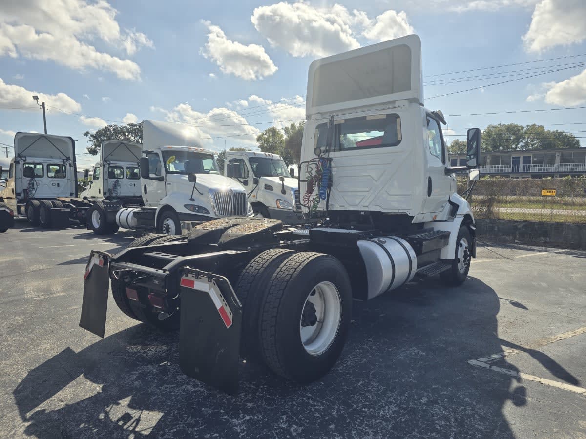 2019 Navistar International RH613 DAYCAB S/A 812725