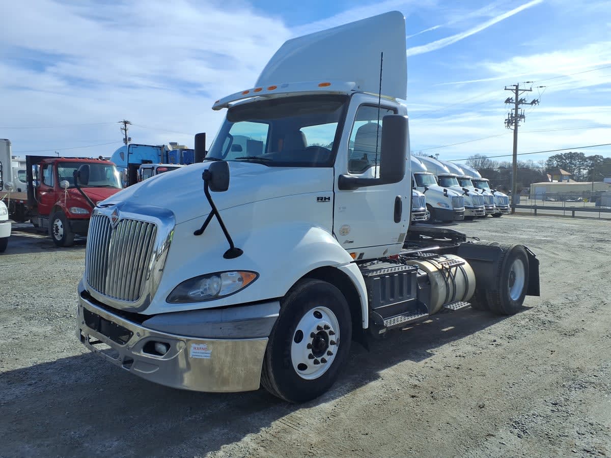 2019 Navistar International RH613 DAYCAB S/A 812729