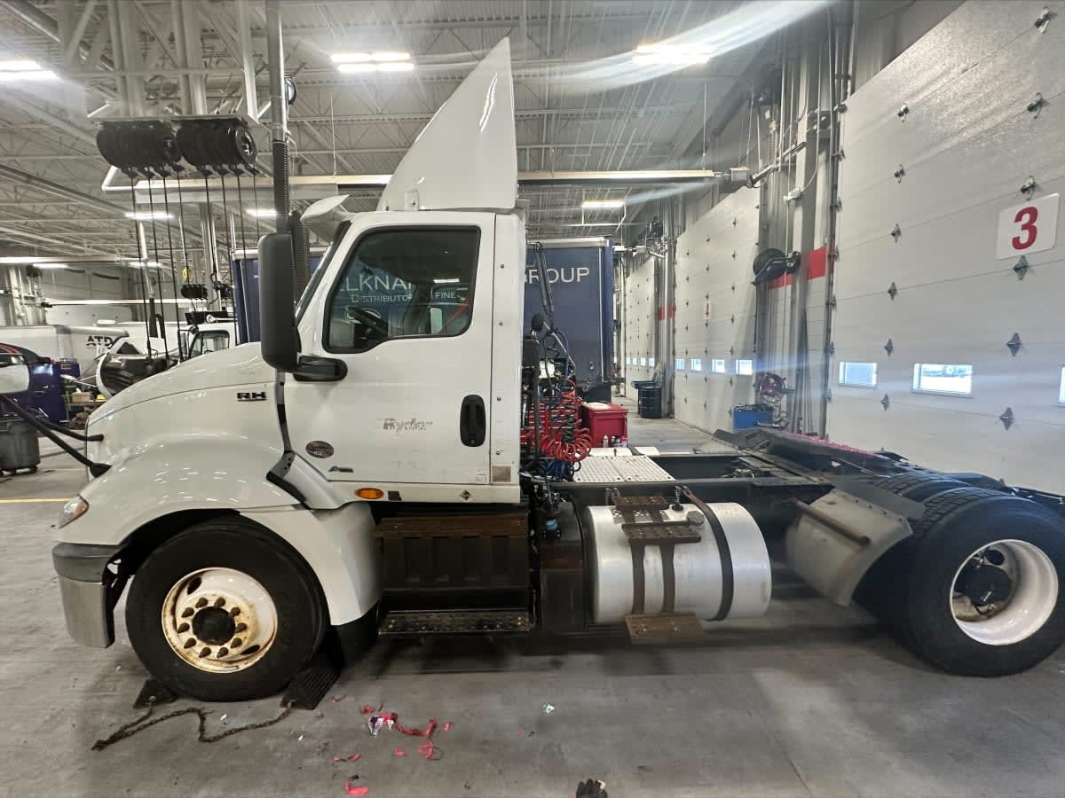 2019 Navistar International RH613 DAYCAB S/A 812738