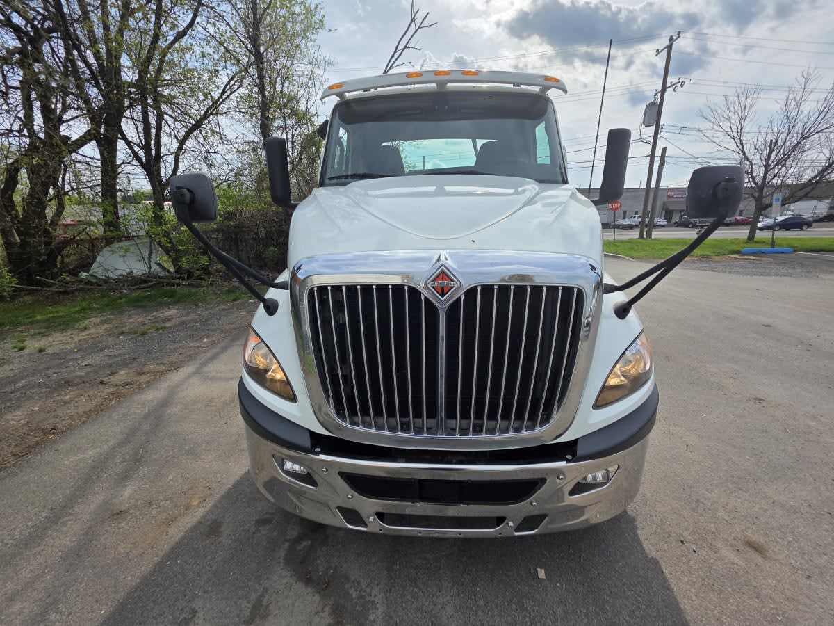 2019 Navistar International RH613 DAYCAB S/A 812744