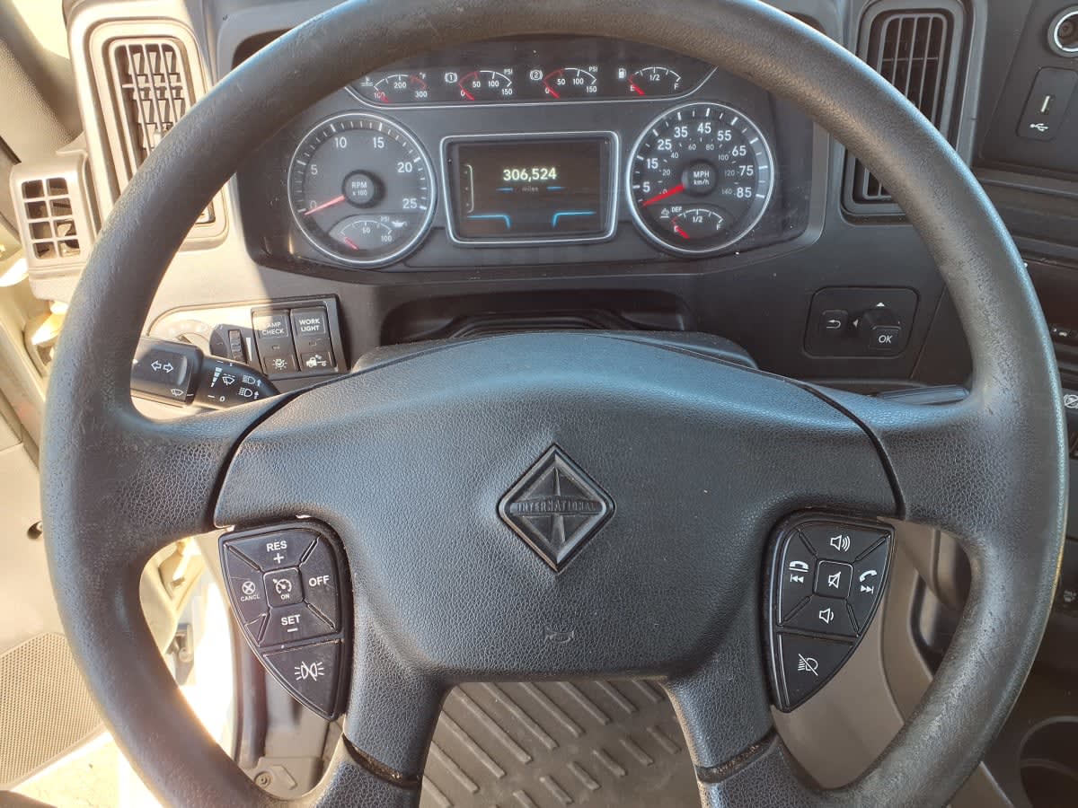 2019 Navistar International RH613 DAYCAB S/A 812752