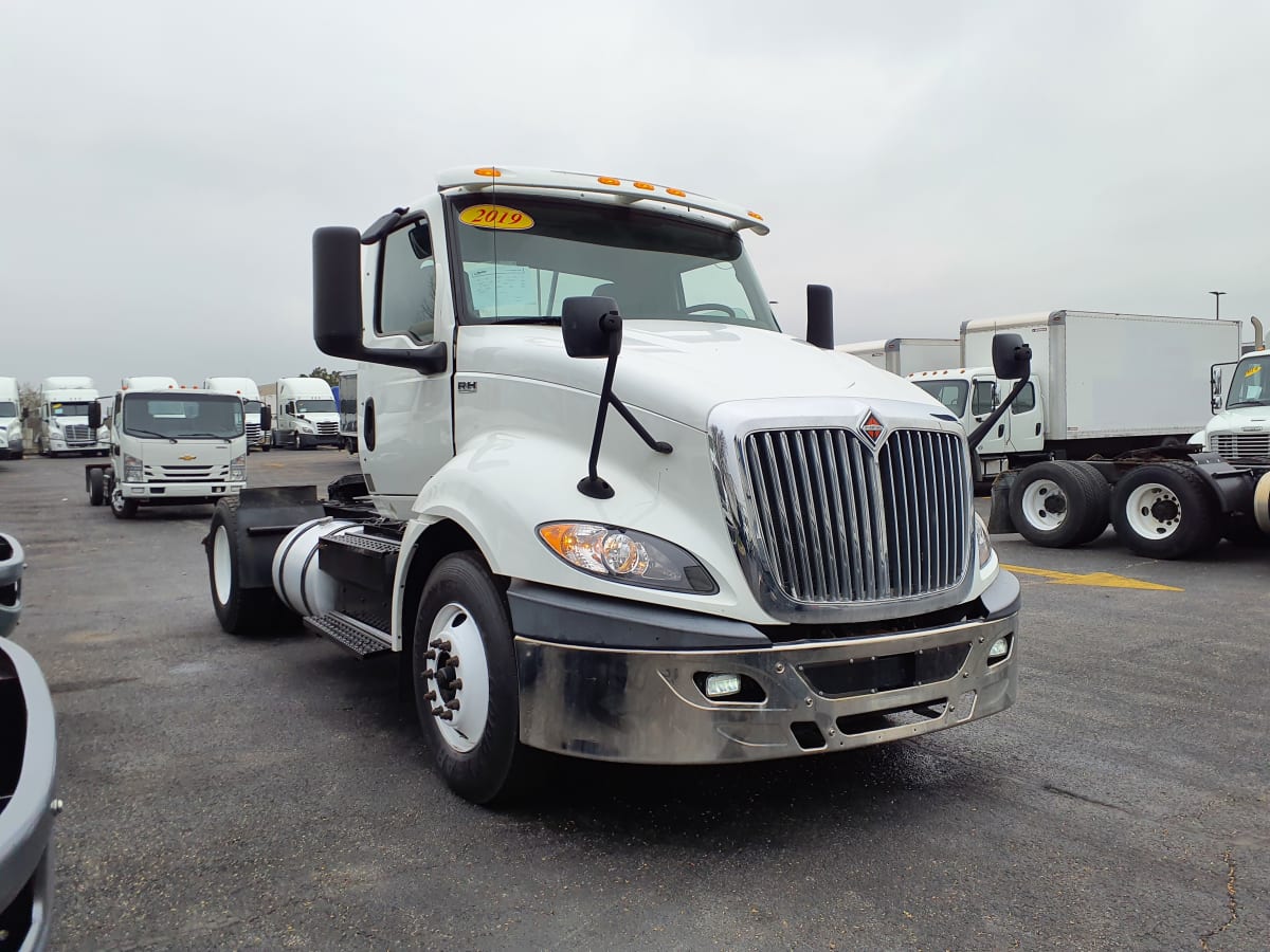 2019 Navistar International RH613 DAYCAB S/A 812765