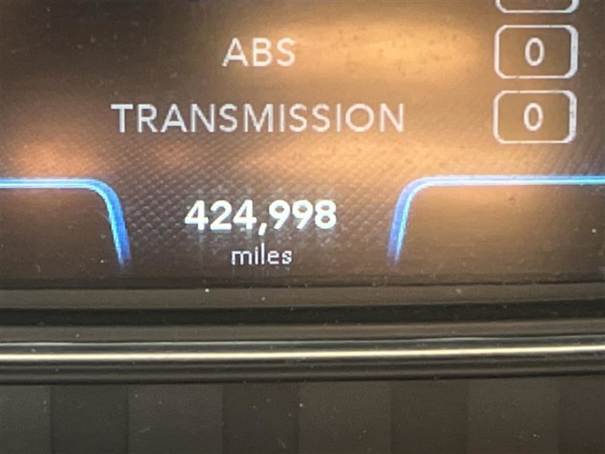 2019 International - image 9