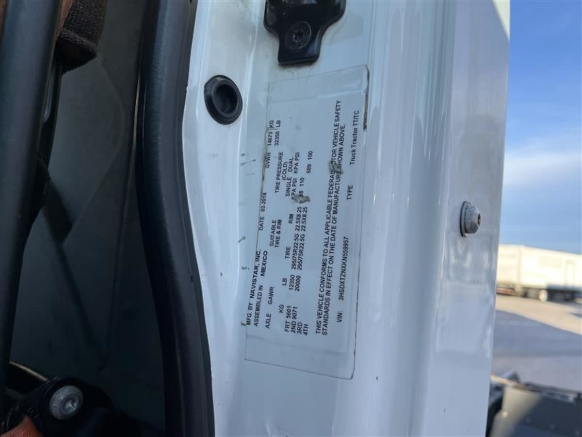 2019 International - image 10