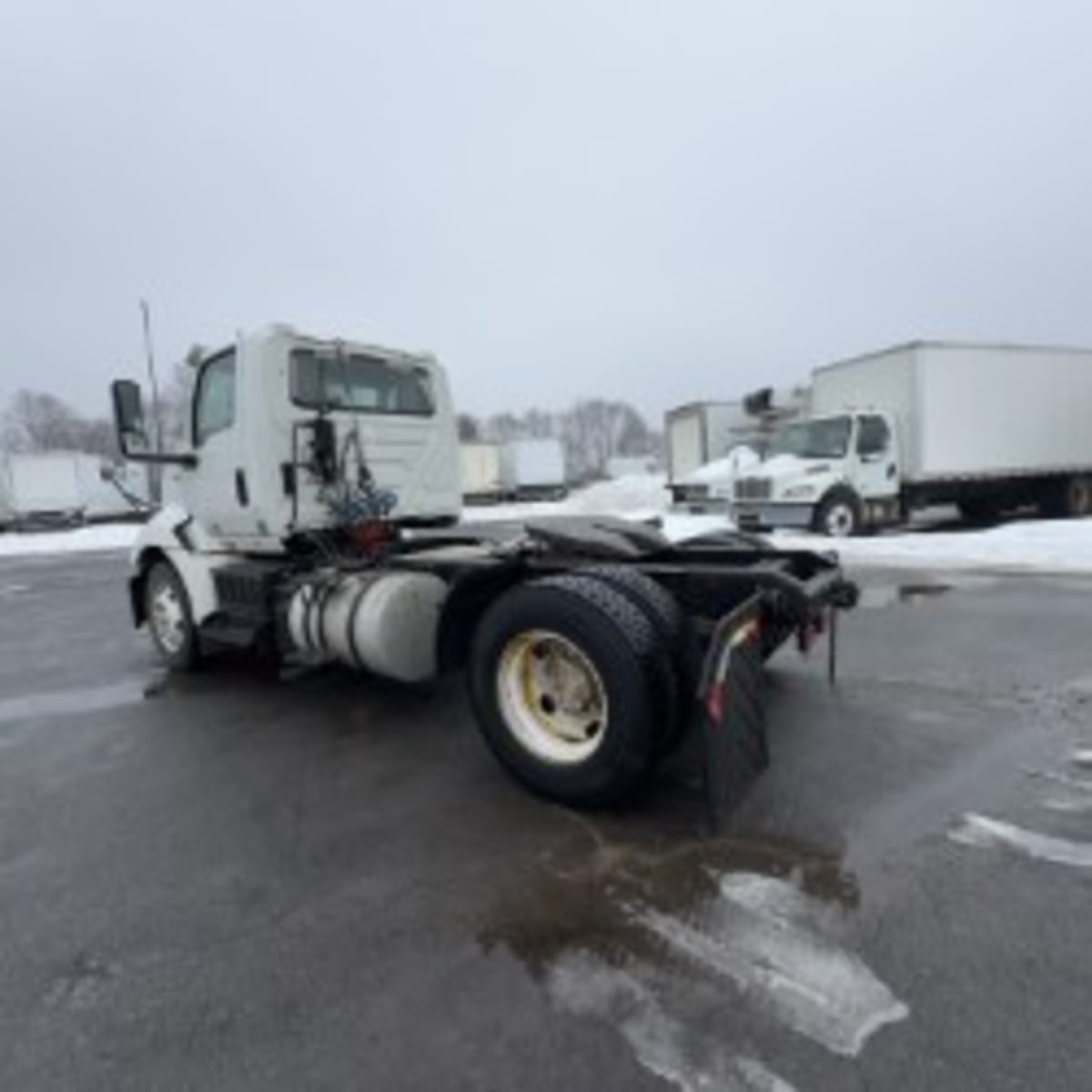 2019 International - image 6