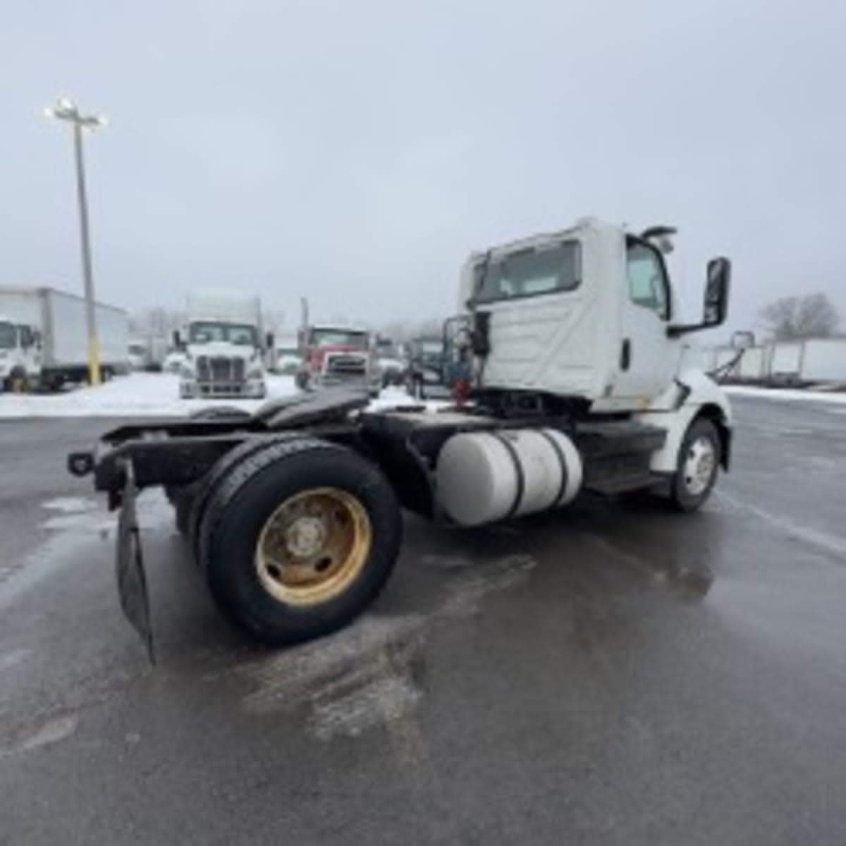 2019 International - image 4