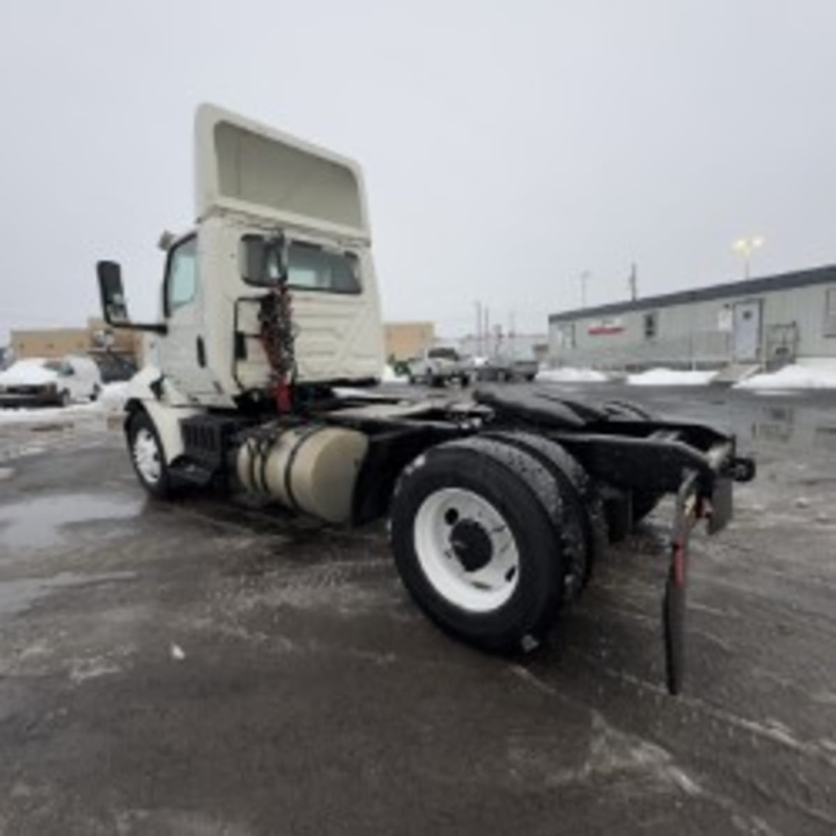 2019 International - image 4