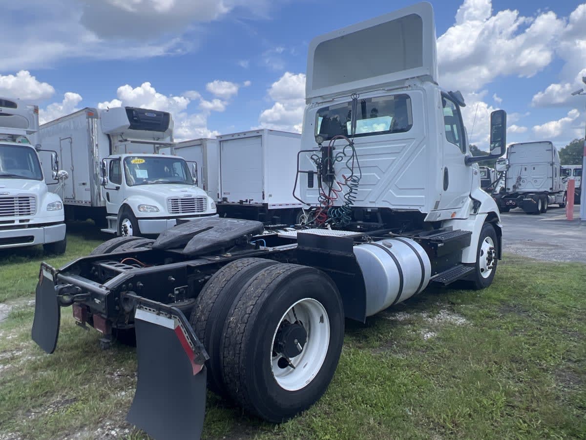 2019 International - image 4