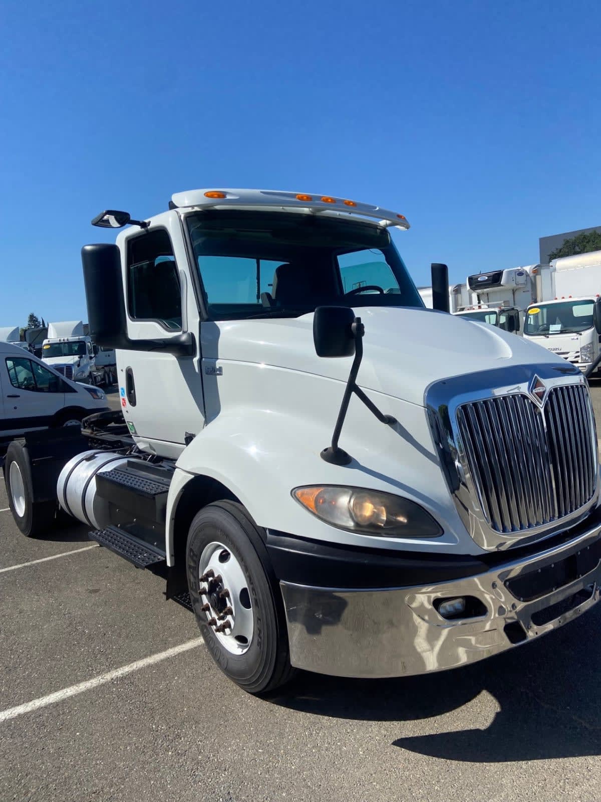 2019 Navistar International RH613 DAYCAB S/A 812805