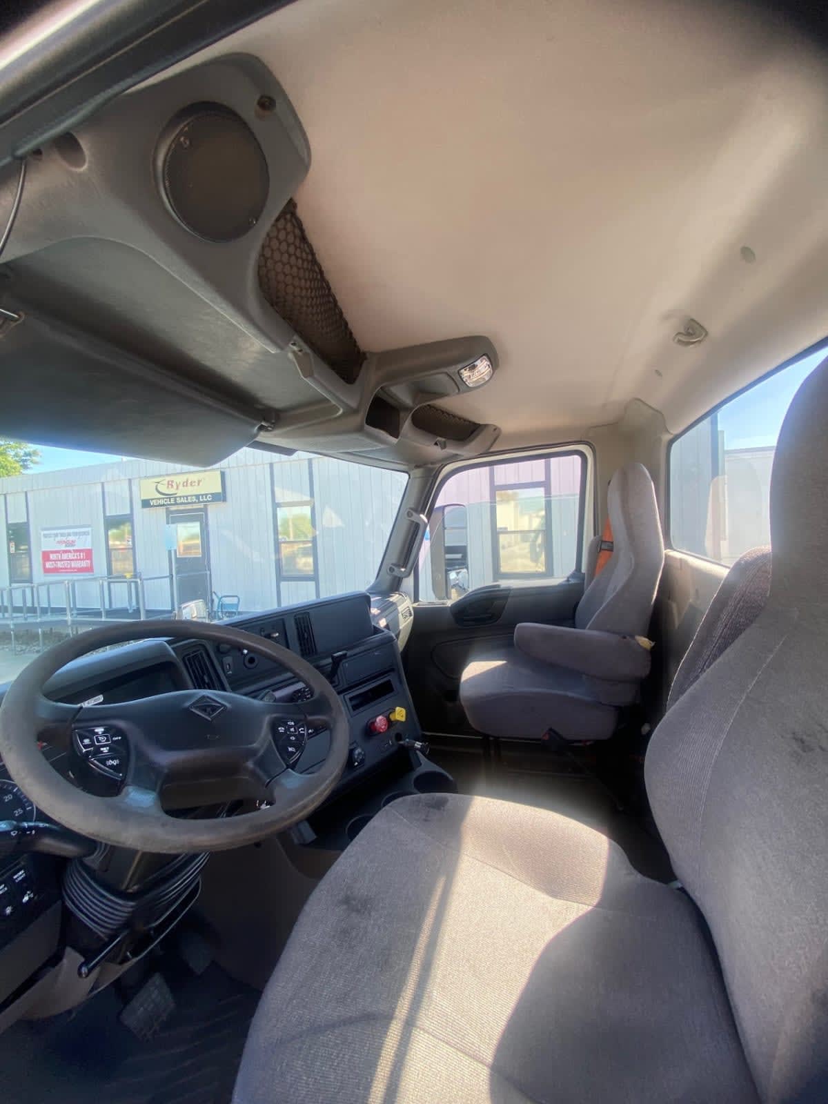 2019 Navistar International RH613 DAYCAB S/A 812805