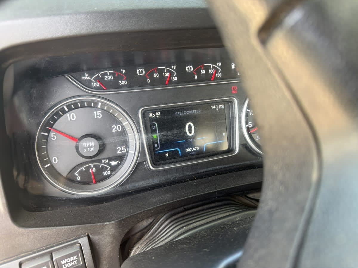 2019 Navistar International RH613 DAYCAB S/A 812817