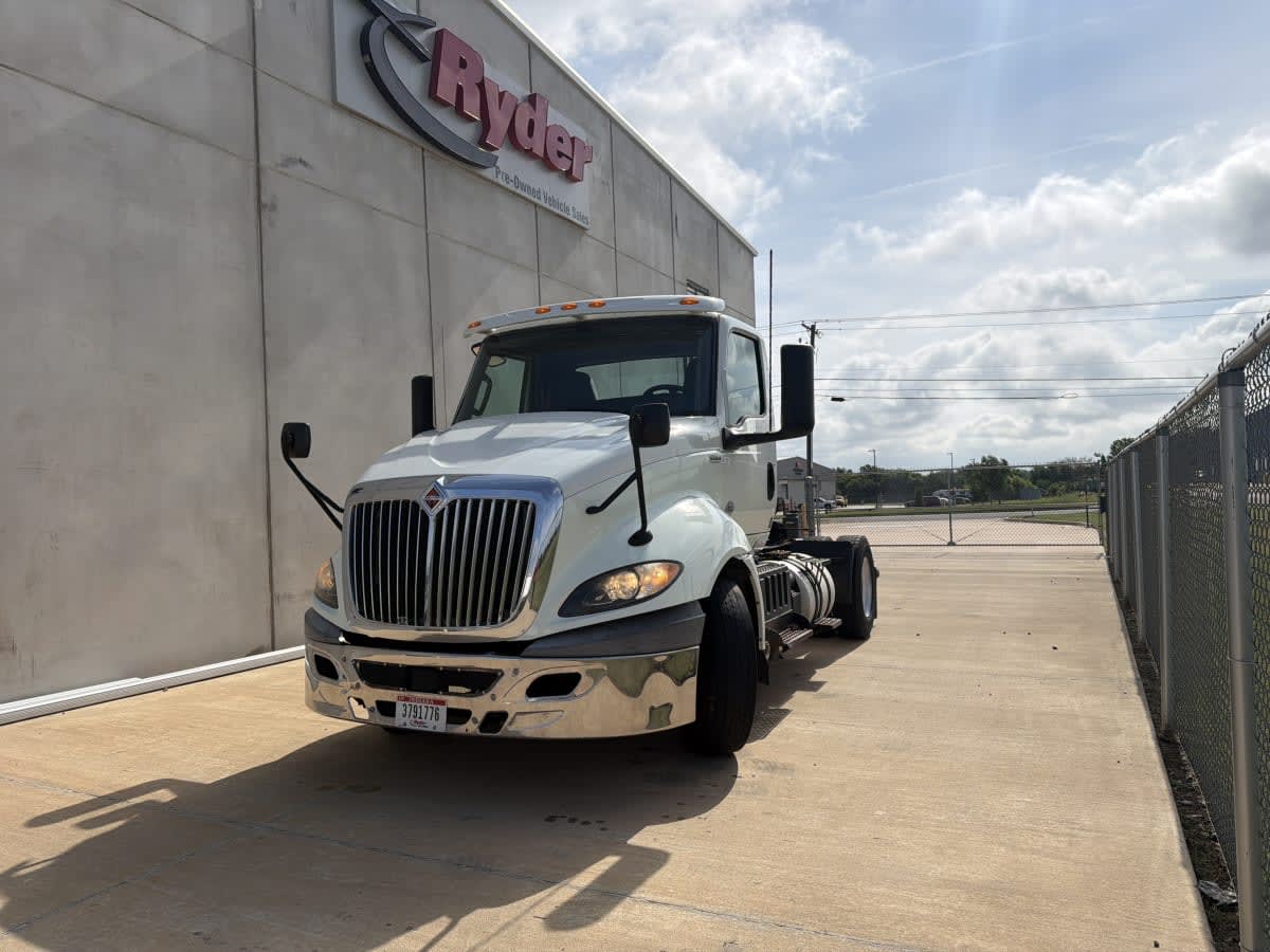 2019 Navistar International RH613 DAYCAB S/A 812817