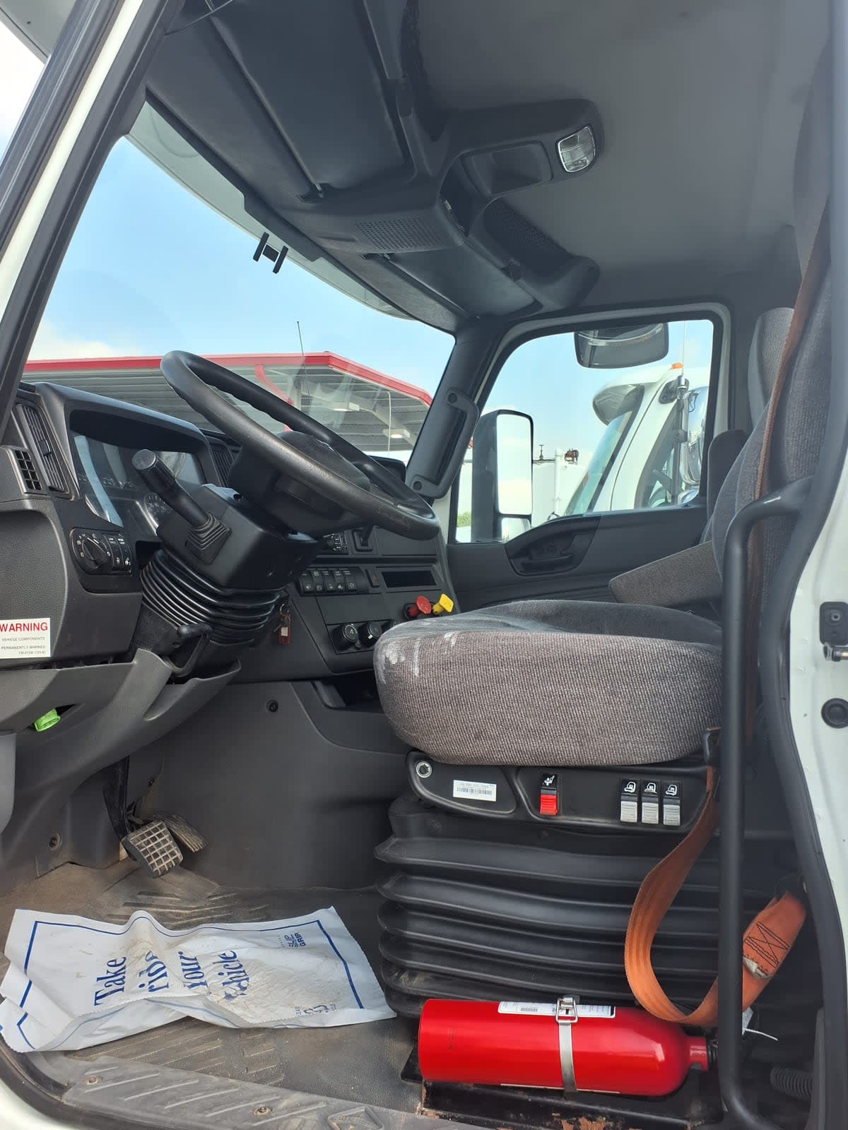 2019 International - image 7