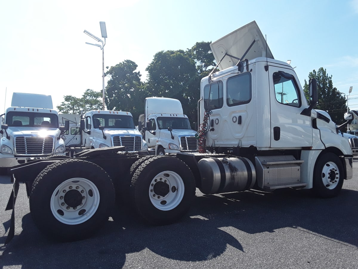 2019 Freightliner/Mercedes NEW CASCADIA PX12664 812896