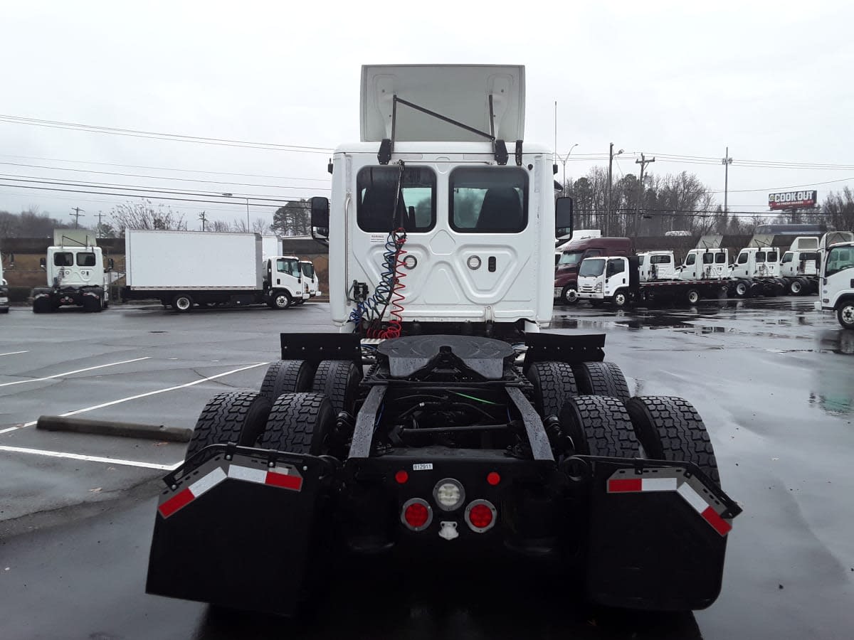 2019 Freightliner - image 5