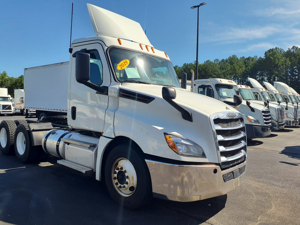 2019 Freightliner/Mercedes CASCADIA 125 812930