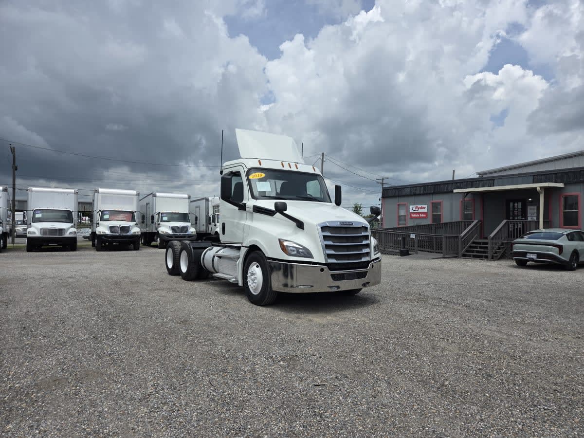 2019 Freightliner Cascadia in St. Rose, LA — photo 3