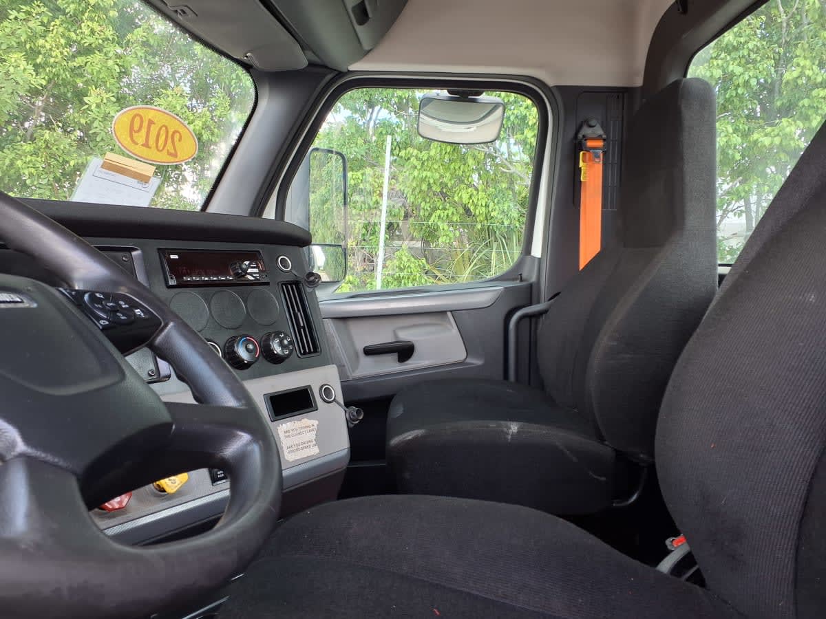 2019 Freightliner Cascadia in Davie, FL — photo 7