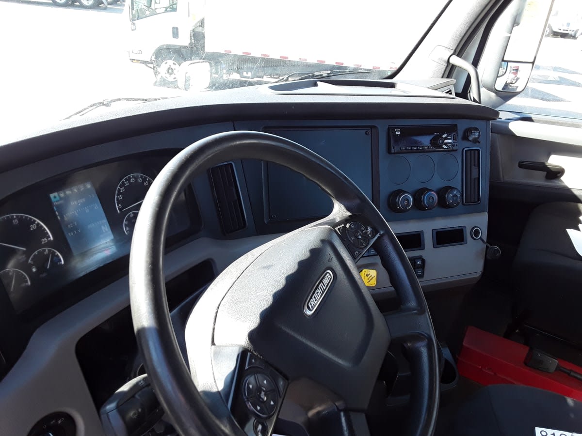 2019 Freightliner - image 9