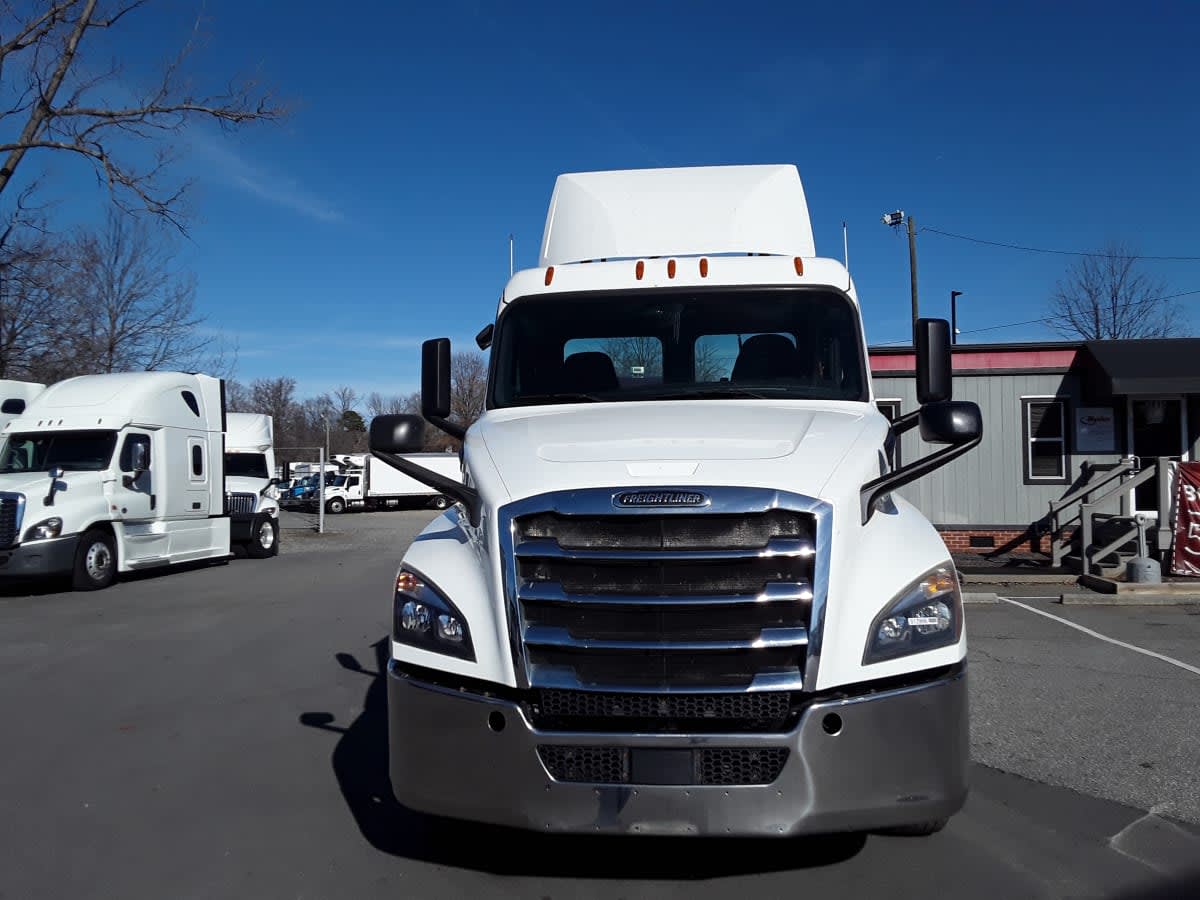 2019 Freightliner - image 2