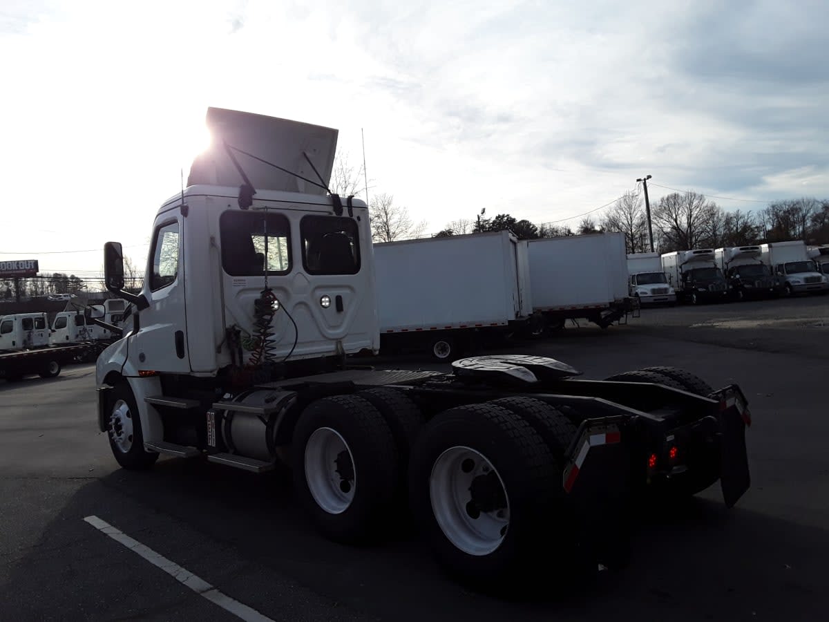 2019 Freightliner - image 10