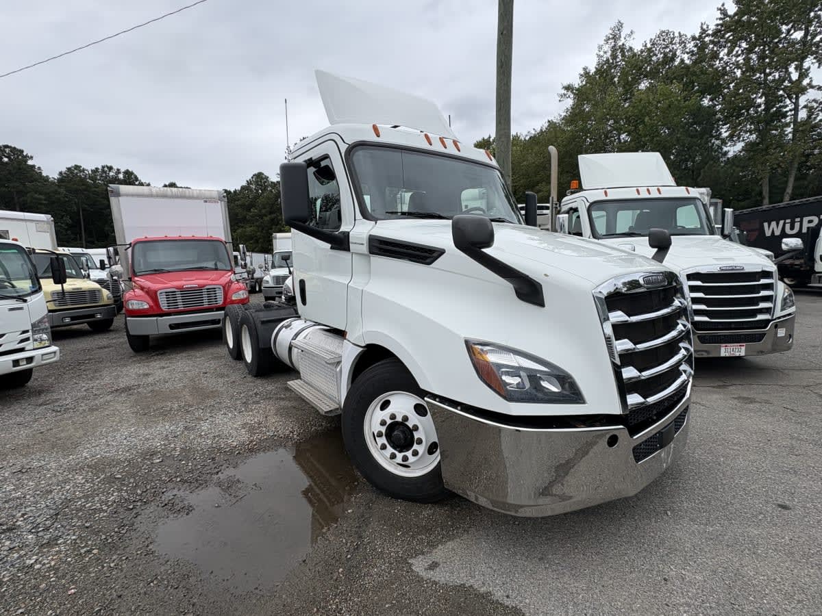 2019 Freightliner Cascadia in Ashland, VA — photo 3