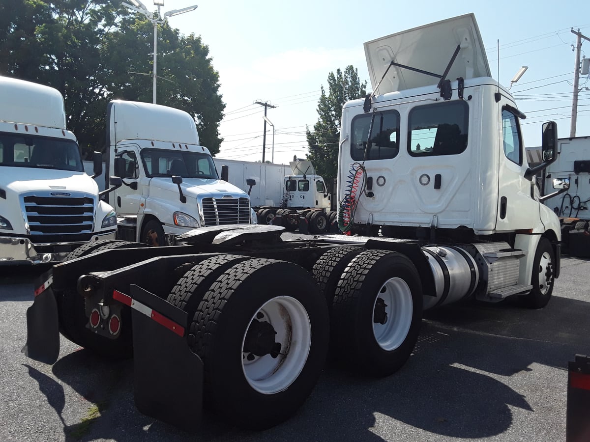 2019 Freightliner/Mercedes NEW CASCADIA PX12664 813005