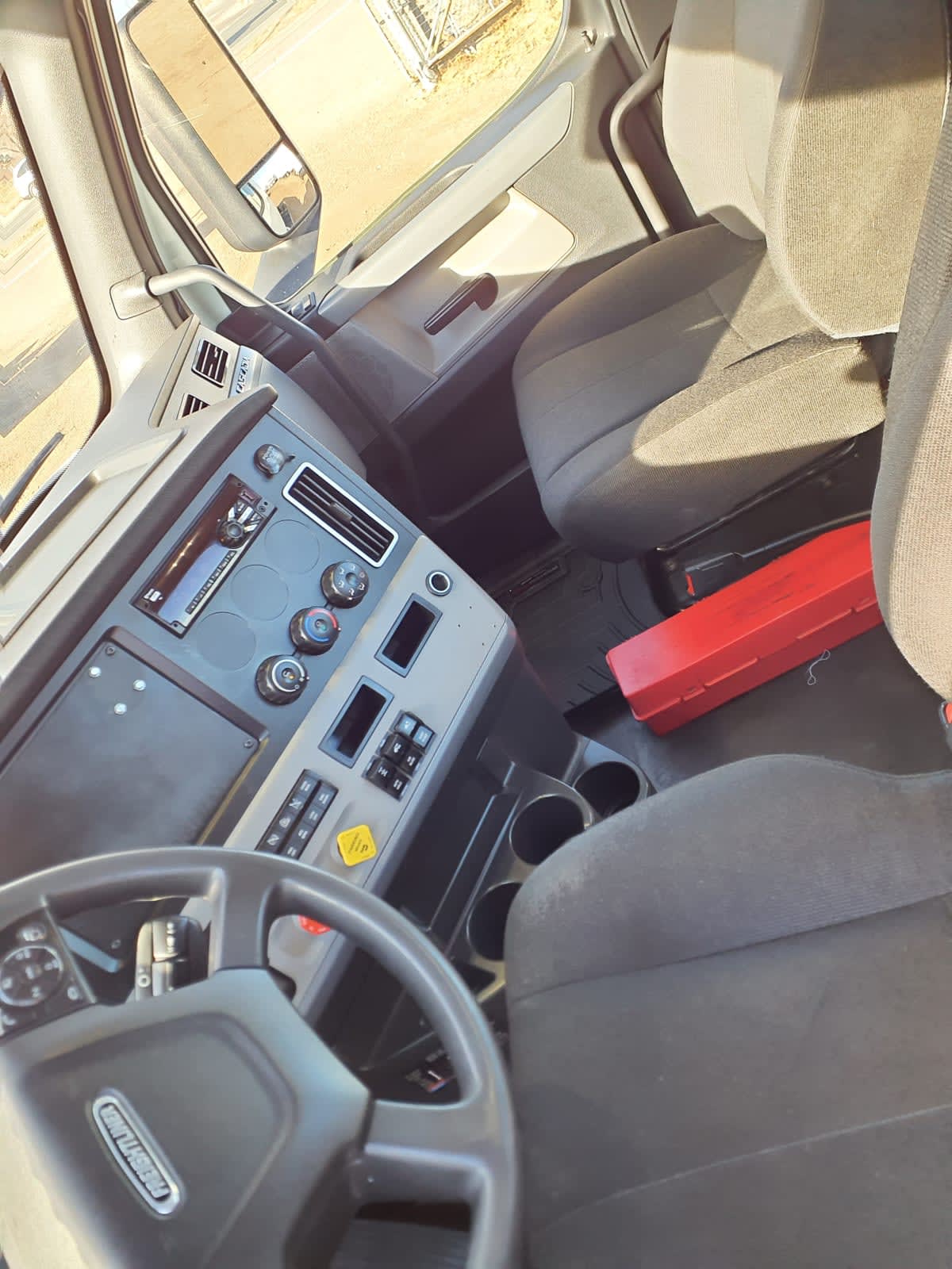 2019 Freightliner - image 7